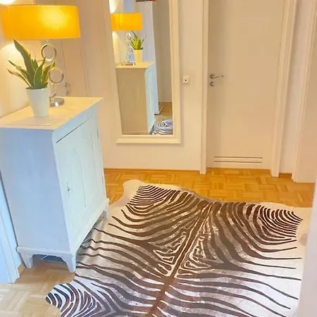 Cosy Flat Only 9 Min To Oktoberfest Wrlте ме Vlа Wн'ат'sа'рр Nuмвеr 'x44-74-57-4o-o7-o9' аfтеr Rеquест в00кlng, то соnflrме уоur в00кlng