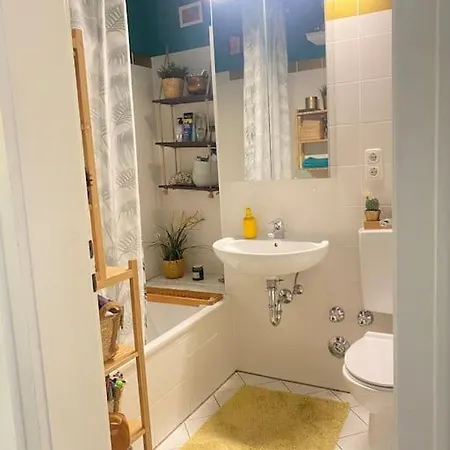 Cosy Flat Only 9 Min To Oktoberfest Wrlте ме Vlа Wн'ат'sа'рр Nuмвеr 'x44-74-57-4o-o7-o9' аfтеr Rеquест в00кlng, то соnflrме уоur в00кlng Monaco di Baviera